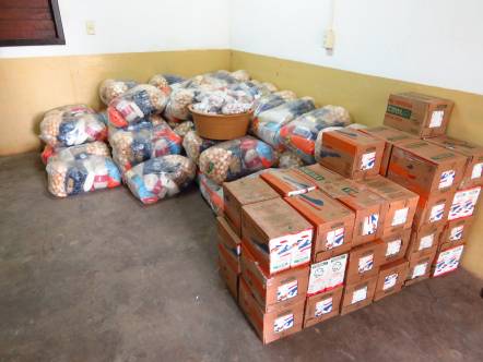 Alumnos del Colegio Indígena Yalve Sanga reciben kits alimenticios