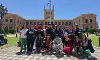 Noveno grado del Colegio Indígena Yalve Sanga en su primer viaje a Asunción