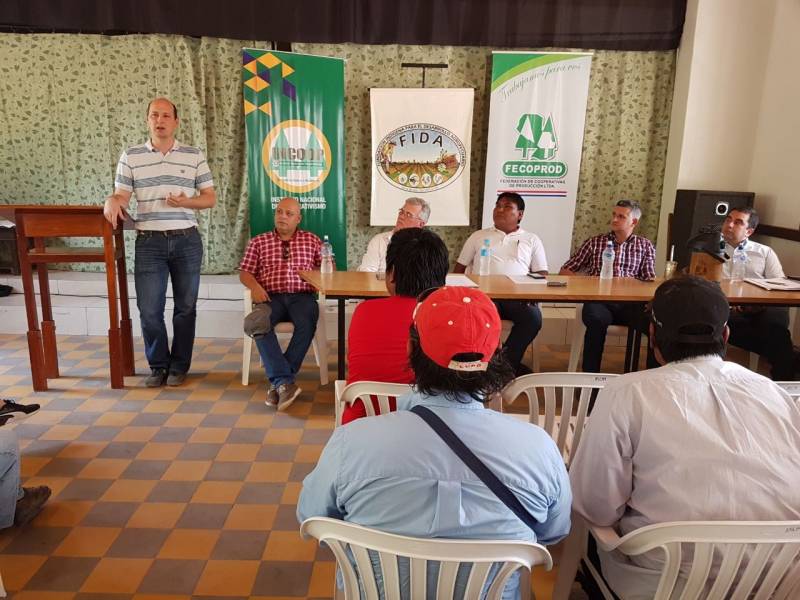 Encuentro entre líderes indígenas y autoridades del INDI, INCOOP y FECOPROD