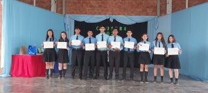 Alumnos del 9° grado de la escuela Arco Iris