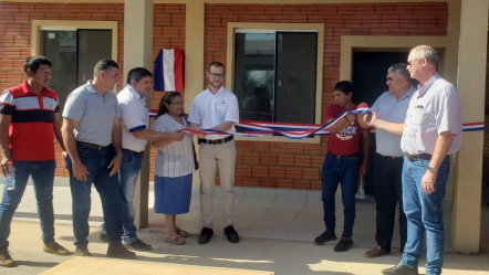 Inauguración de nuevos aulas en una escuela básica 