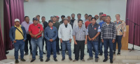 Miembros de la FRICC con representantes de la FAPI (Federación por la Autodeterminación de los Pueblos Indígenas)