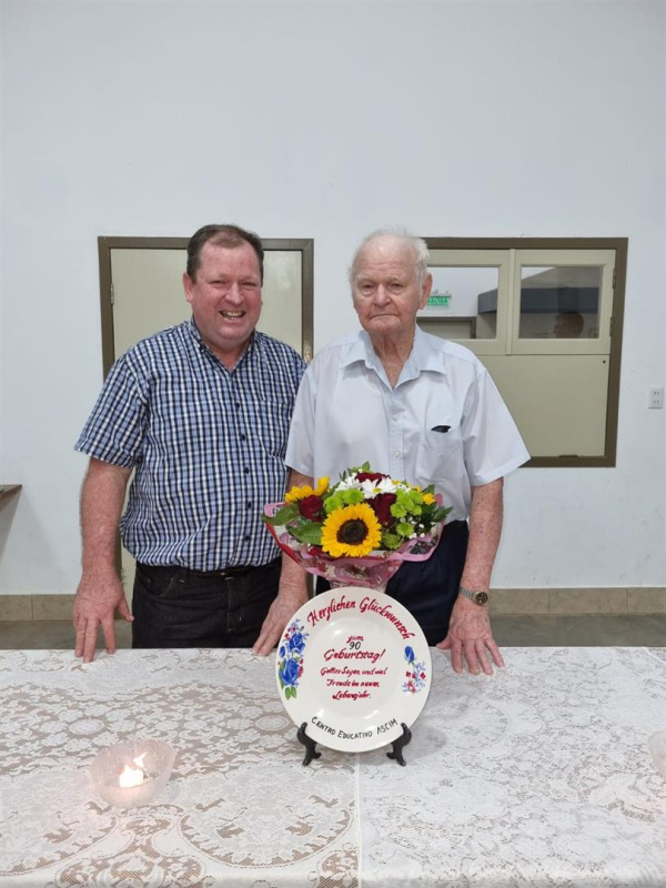Pionero del Centro Educativo ASCIM festeja su 90. Aniversario en el Comedor del CEA.