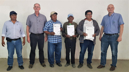 Acto de Entrega del Título de tierra a la Comunidad Koe Pyahu