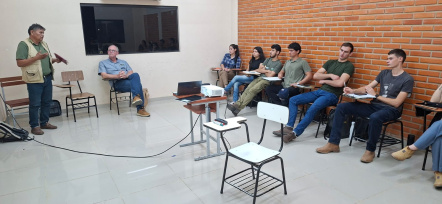 ASCIM y FIDA presentaron su trabajo ante estudiantes de la UNA