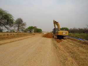 Obras para redes de distribución de agua en Yalve Sanga