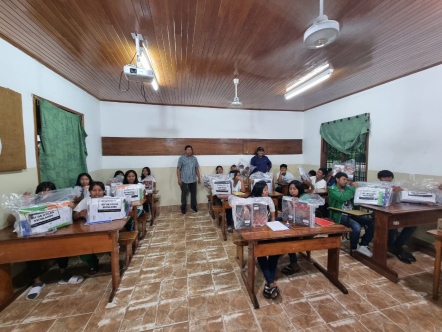 Participación de miembros del EGCI en la entrega de kits escolares
